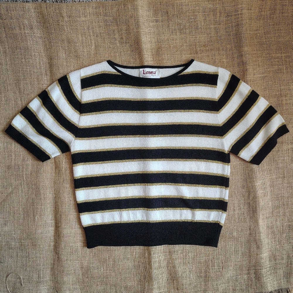 Laura by Alyzia Pull Over Sweater